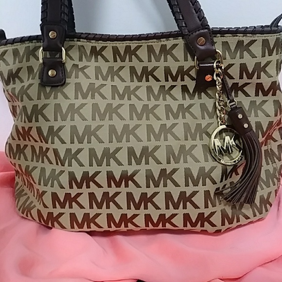 MICHAEL Michael Kors Handbags - One day sale !!!! New MK purse